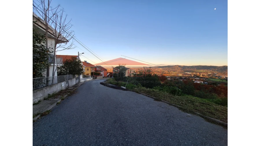 Moradia T5 para Venda em Tortosendo Foto 39