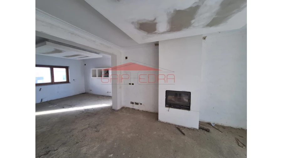 Moradia T5 para Venda em Tortosendo Foto 7