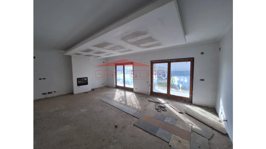 Moradia T5 para Venda em Tortosendo Foto 8