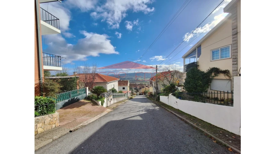 Moradia T5 para Venda em Tortosendo Foto 35