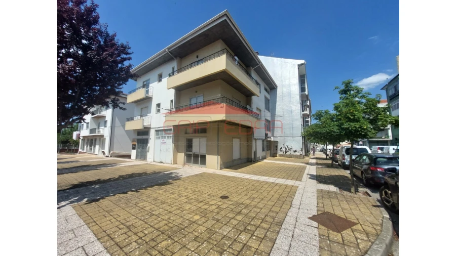 Armazém para Venda em Guarda Foto 1