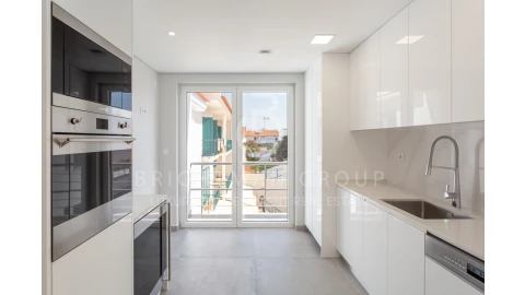 Apartamento T3 para Venda em Carcavelos e Parede