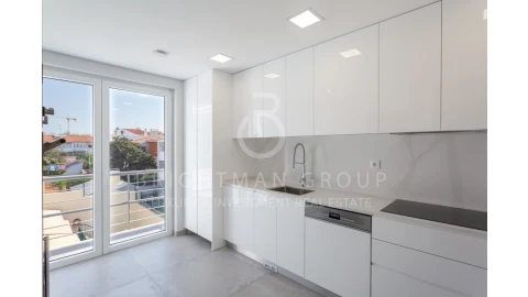 Apartamento T3 para Venda em Carcavelos e Parede