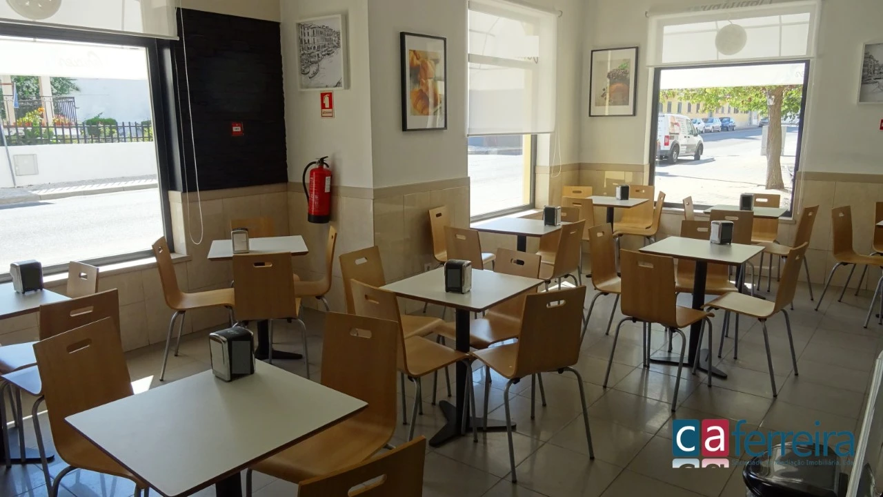 Negócio para Venda em Almeirim Foto 2