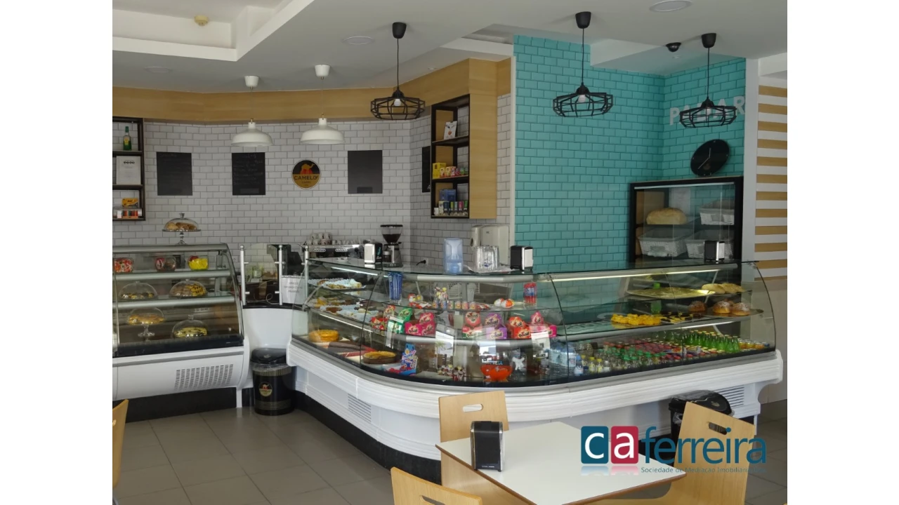 Negócio para Venda em Almeirim Foto 1