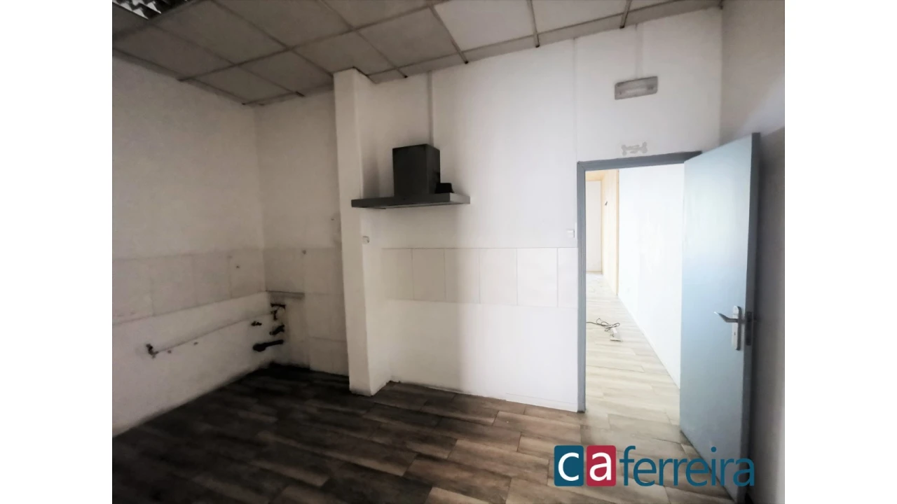 Loja para Venda em Almeirim Foto 8