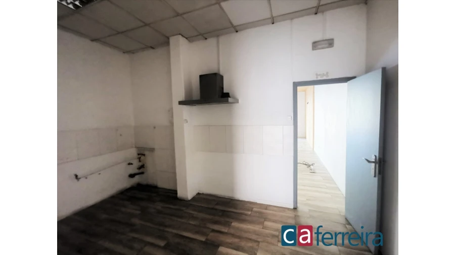 Loja para Venda em Almeirim Foto 8