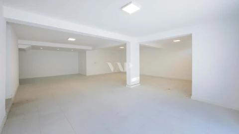 Moradia T4 para Venda em Quarteira