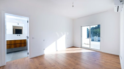 Moradia T4 para Venda em Quarteira