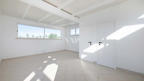 Moradia T4 para Venda em Quarteira