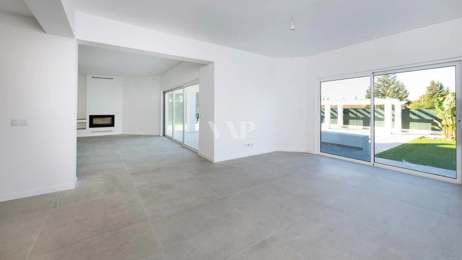 Moradia T4 para Venda em Quarteira Foto 6