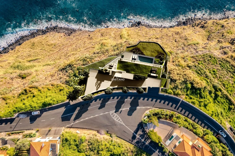 Moradia T3 para Venda em Ribeira Brava Foto 2