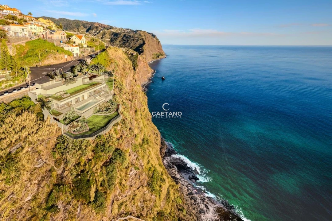 Moradia T3 para Venda em Ribeira Brava Foto 1