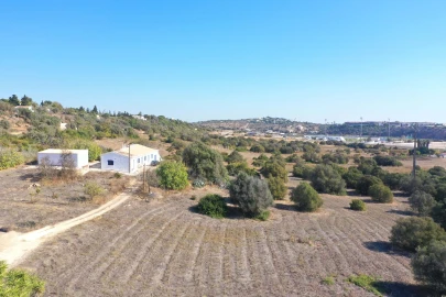 Terreno para Venda em Lagos (São Sebastião e Santa Maria)