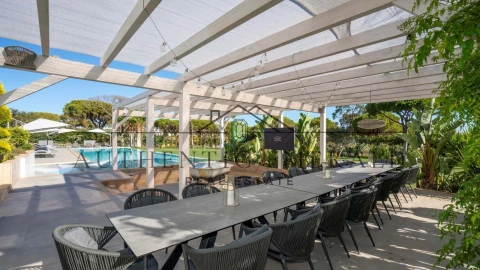 Moradia T8 para Venda em Quarteira