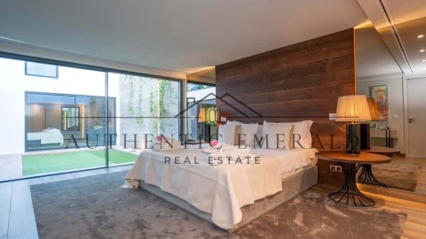 Moradia T8 para Venda em Quarteira