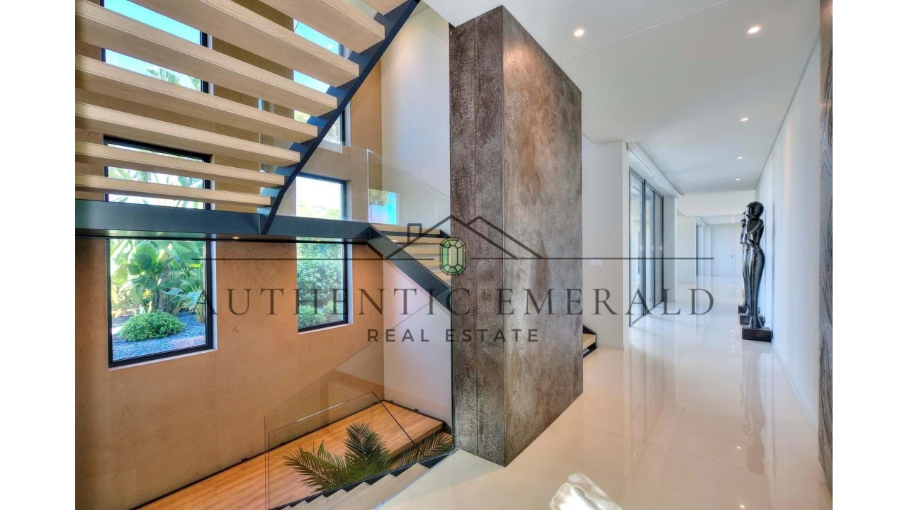 Moradia T8 para Venda em Quarteira Foto 28