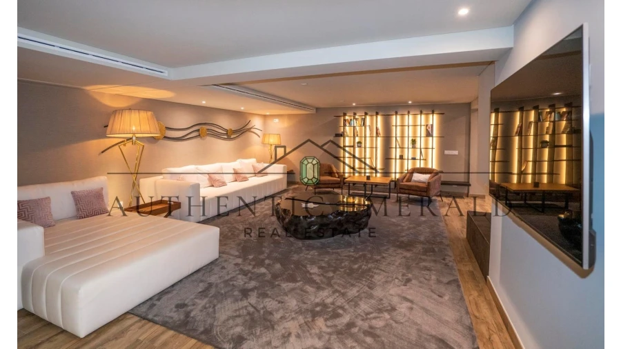 Moradia T8 para Venda em Quarteira Foto 23