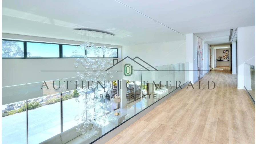 Moradia T8 para Venda em Quarteira Foto 9