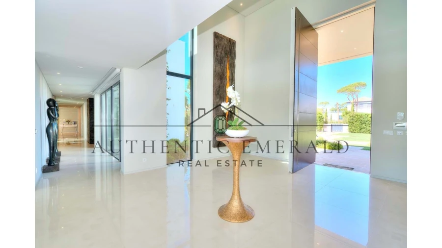 Moradia T8 para Venda em Quarteira Foto 7