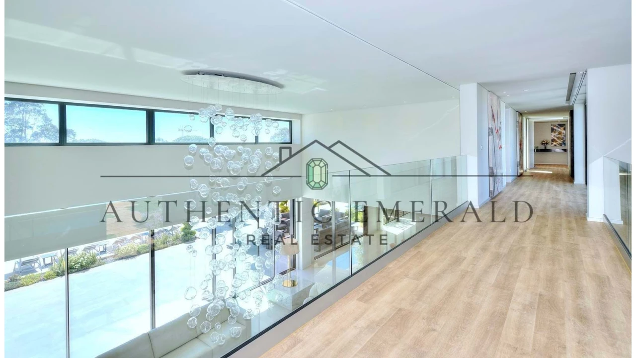 Moradia T8 para Venda em Quarteira Foto 9