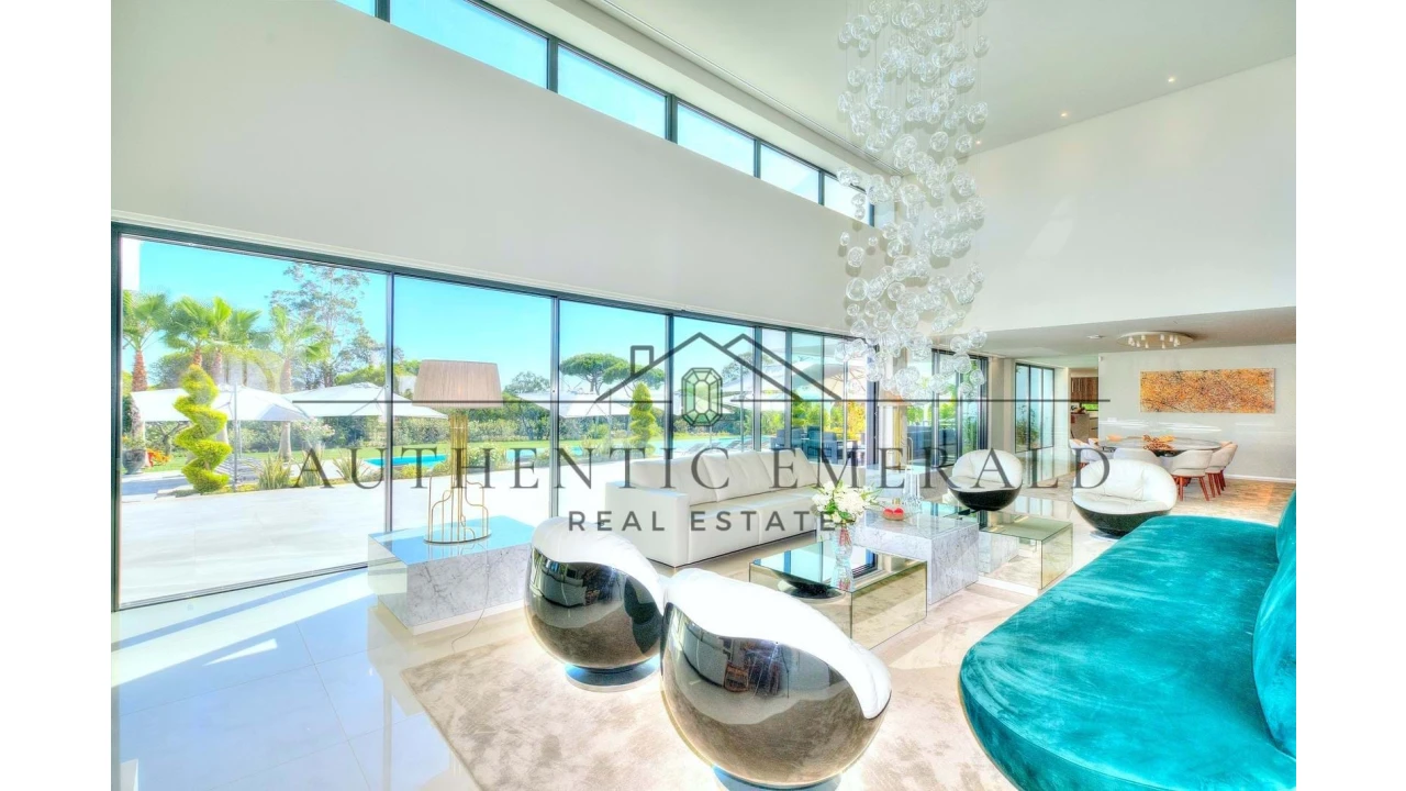 Moradia T8 para Venda em Quarteira Foto 10