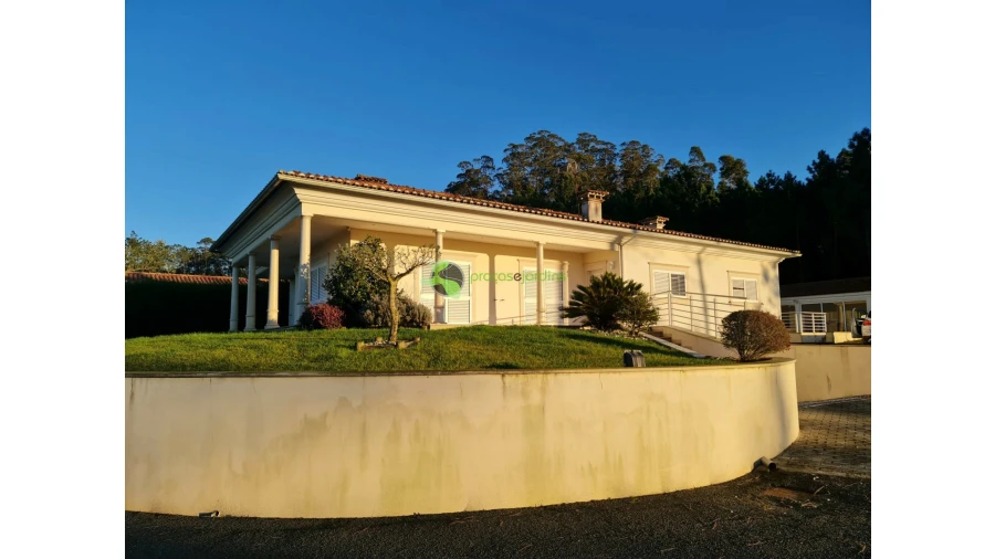 Moradia T4 para Venda em Amor Foto 5