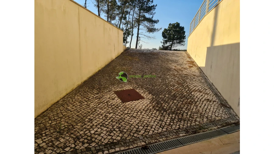 Moradia T4 para Venda em Amor Foto 10