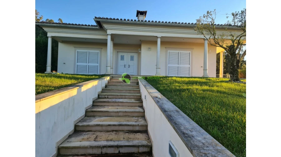 Moradia T4 para Venda em Amor Foto 2