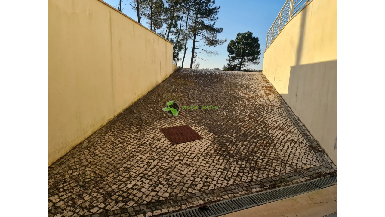 Moradia T4 para Venda em Amor Foto 10