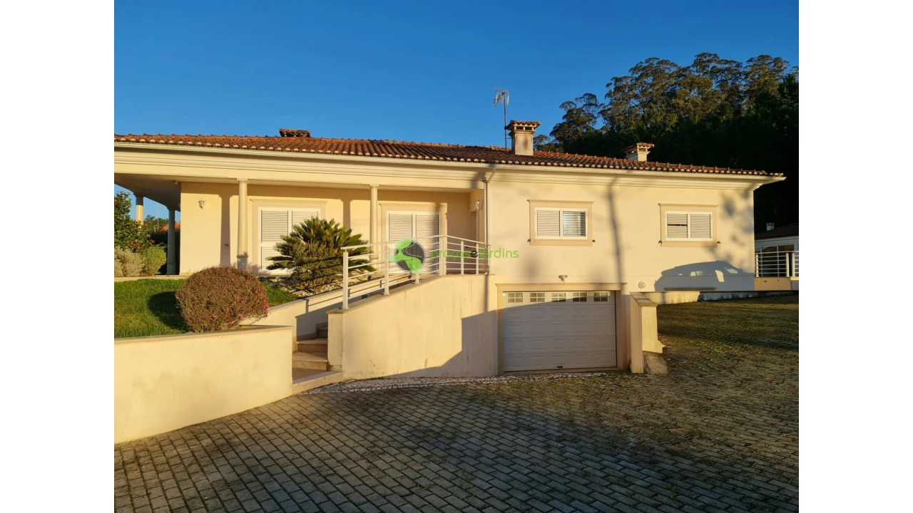 Moradia T4 para Venda em Amor Foto 6