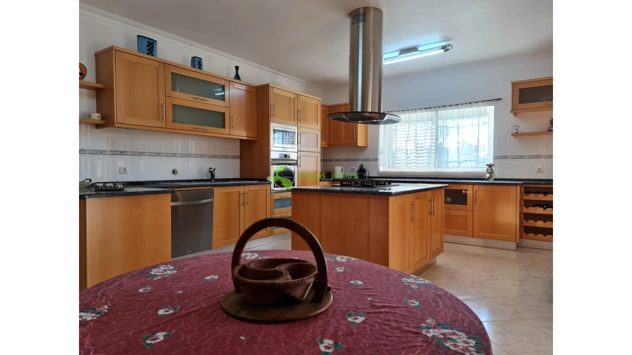 Moradia T4 para Venda em Amor Foto 19