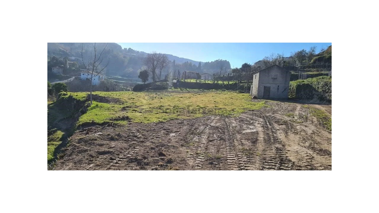 Terreno para Venda em Paredes de Viadores e Manhuncelos Foto 1