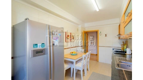 Apartamento T2 para Venda em Venteira