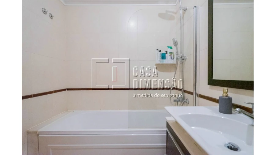 Apartamento T2 para Venda em Venteira Foto 42