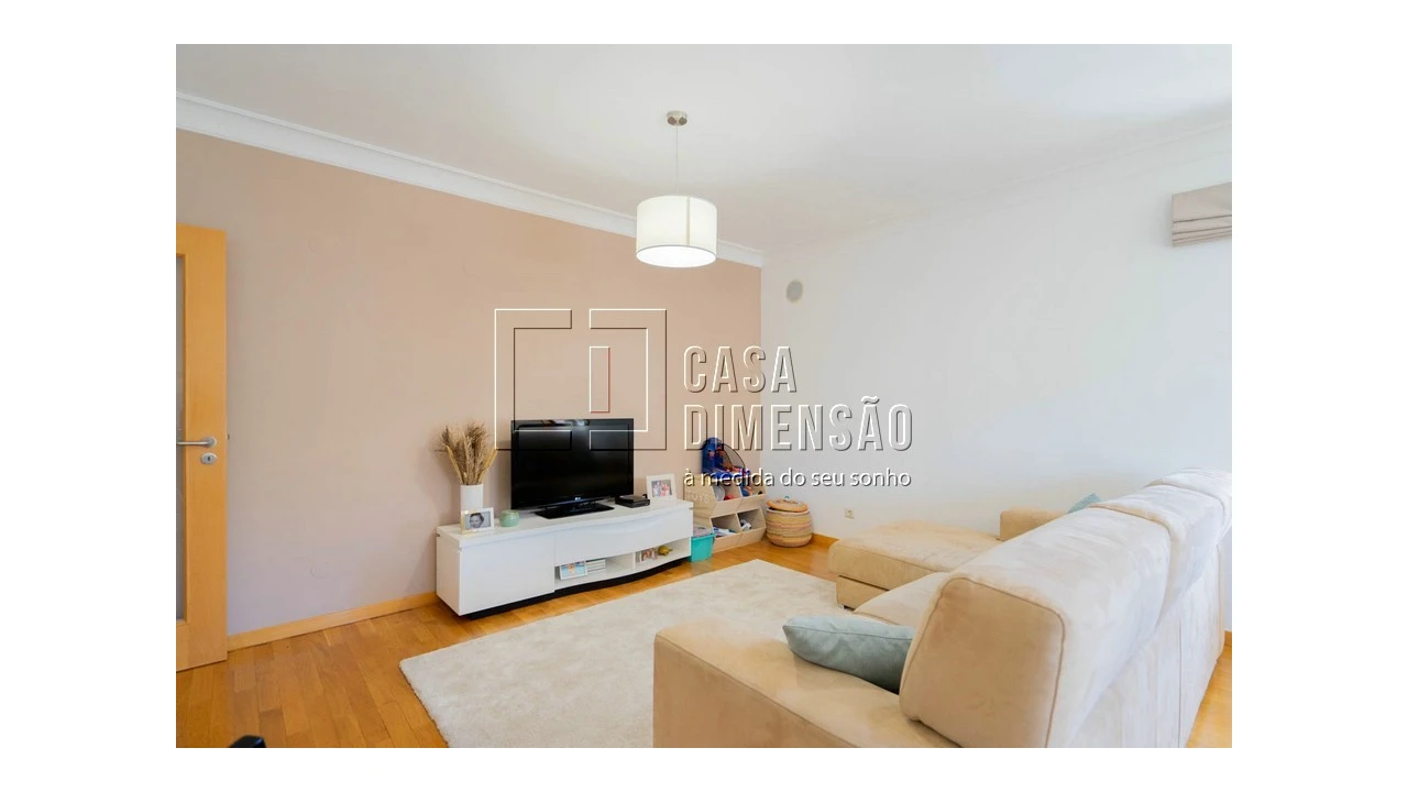Apartamento T2 para Venda em Carnaxide e Queijas Foto 11