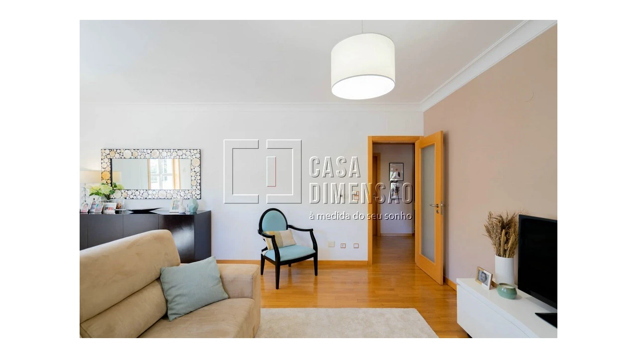 Apartamento T2 para Venda em Carnaxide e Queijas Foto 24