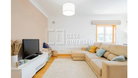 Apartamento T2 para Venda em Carnaxide e Queijas