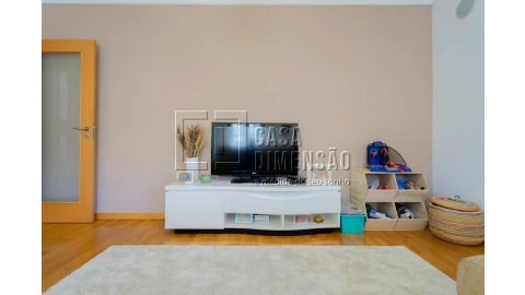 Apartamento T2 para Venda em Carnaxide e Queijas