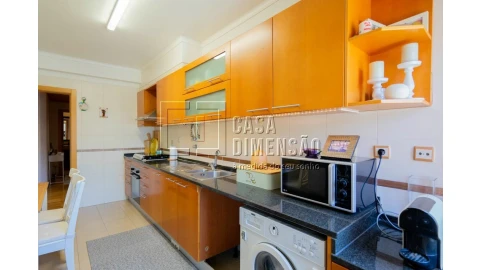 Apartamento T2 para Venda em Carnaxide e Queijas