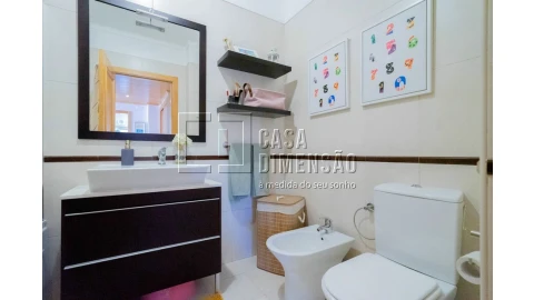 Apartamento T2 para Venda em Carnaxide e Queijas