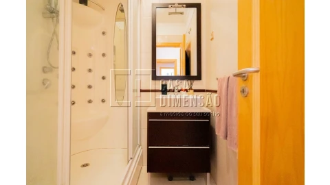 Apartamento T2 para Venda em Carnaxide e Queijas