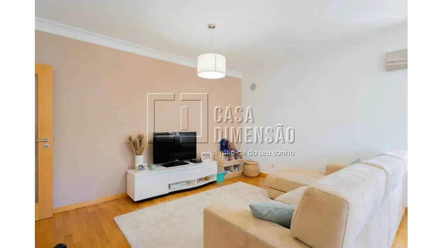 Apartamento T2 para Venda em Carnaxide e Queijas Foto 11