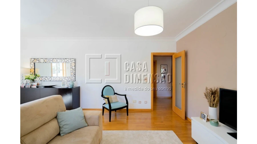 Apartamento T2 para Venda em Carnaxide e Queijas Foto 24
