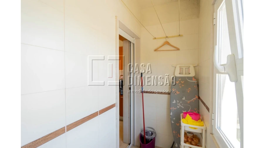 Apartamento T2 para Venda em Carnaxide e Queijas Foto 38