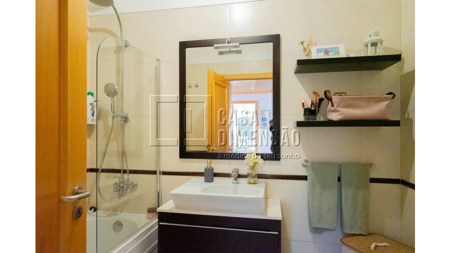 Apartamento T2 para Venda em Carnaxide e Queijas Foto 41