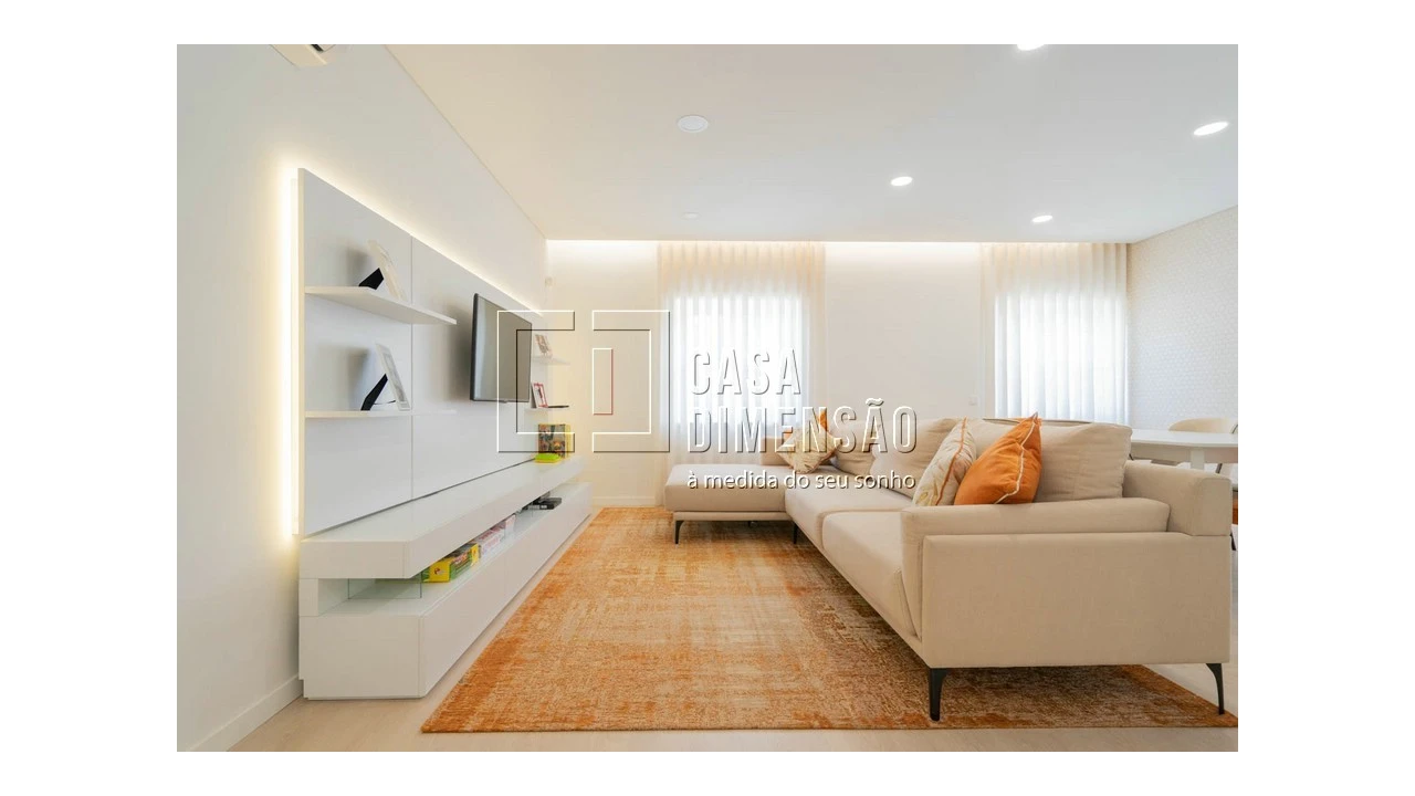 Apartamento T2 para Venda em Carnaxide e Queijas Foto 1
