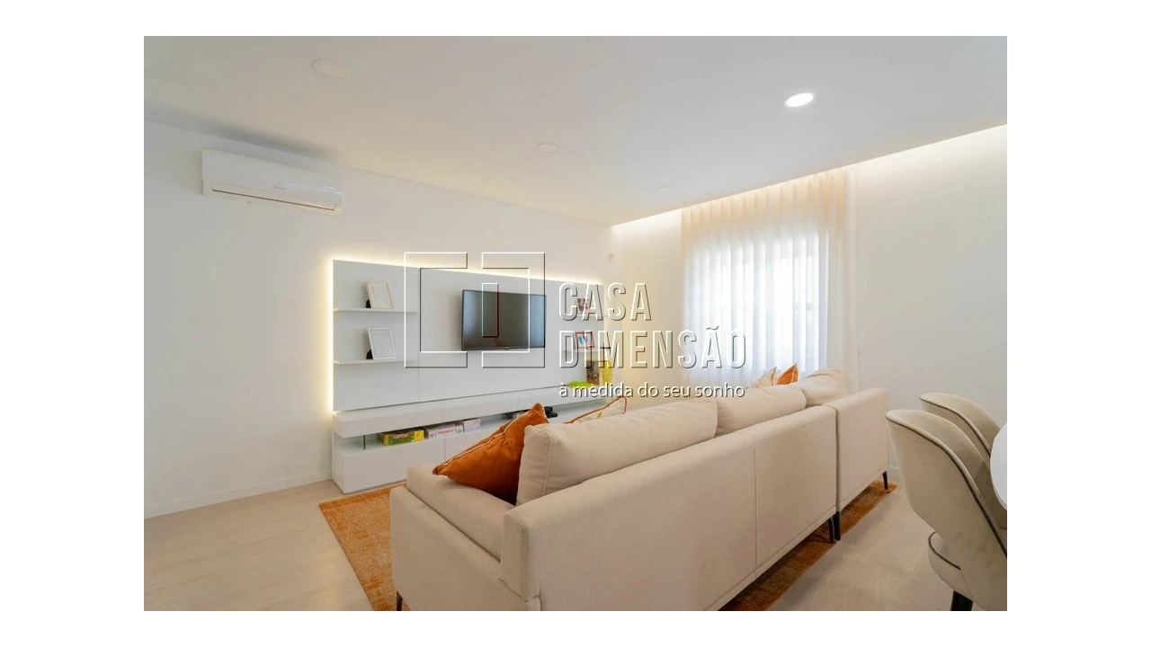 Apartamento T2 para Venda em Carnaxide e Queijas Foto 7