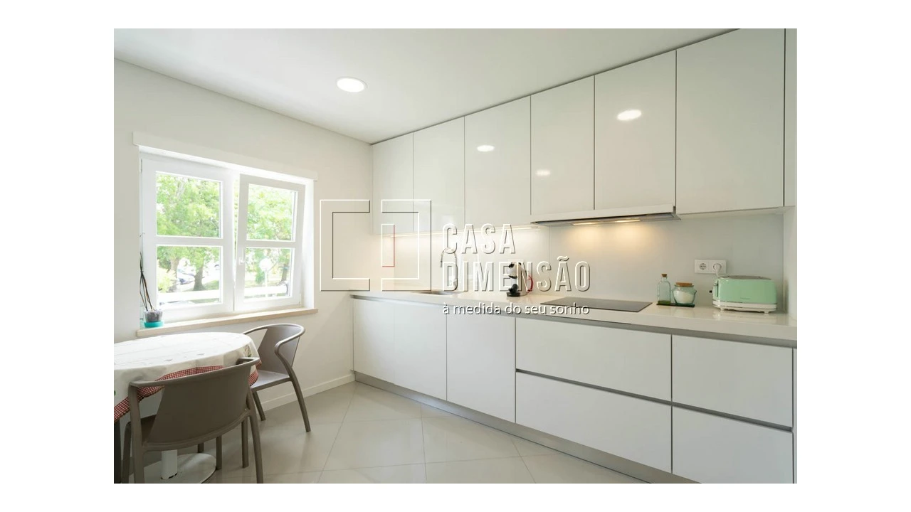 Apartamento T2 para Venda em Carnaxide e Queijas Foto 32