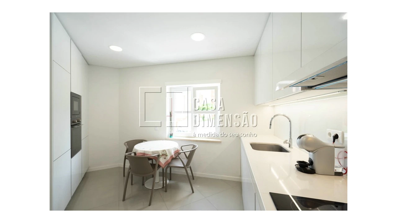 Apartamento T2 para Venda em Carnaxide e Queijas Foto 34
